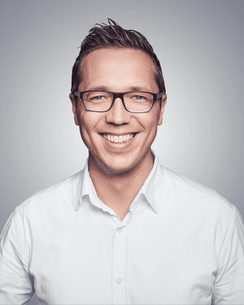 portrait photo of Peter Littau
